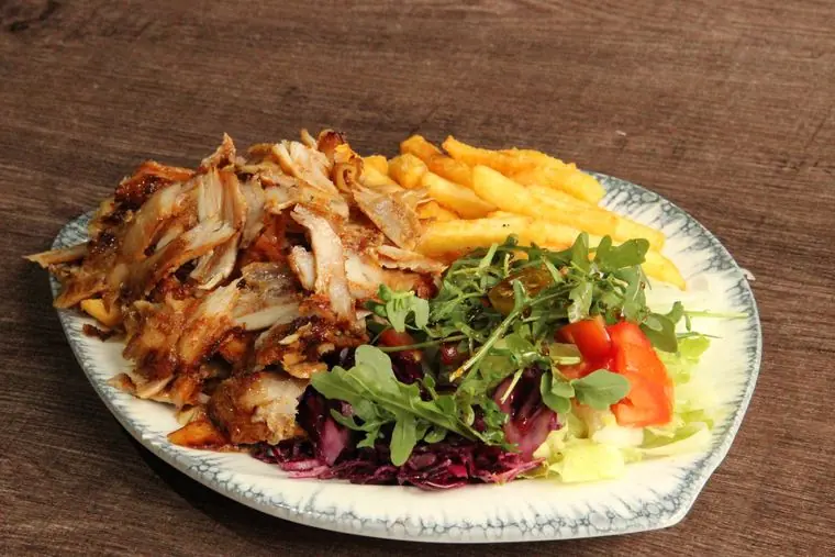 Frisch zubereitetes Gericht im Istanbul Restaurant