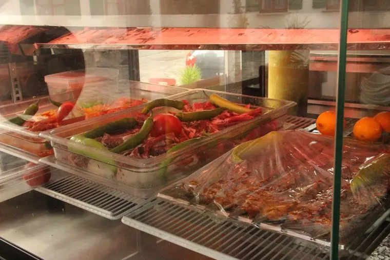 Spezialitäten vom Grill und Dönerspieß