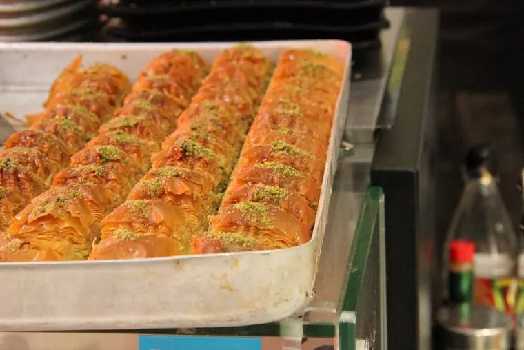Frisches Baklava mit Pistazien