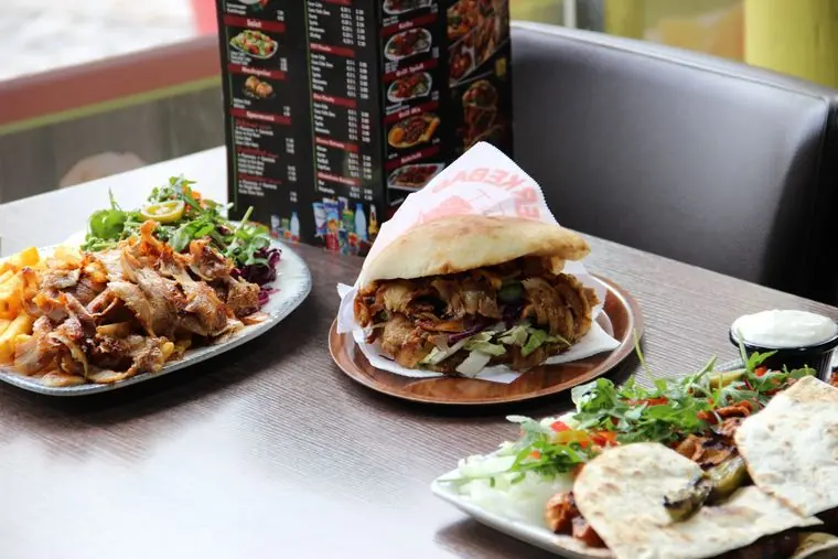 Döner Teller, Döner im Brot und gemischter Grillteller
